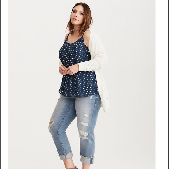 ❌SOLD❌ NAVY PLEATED GEORGETTE SWING CAMI - Picture 2 of 7